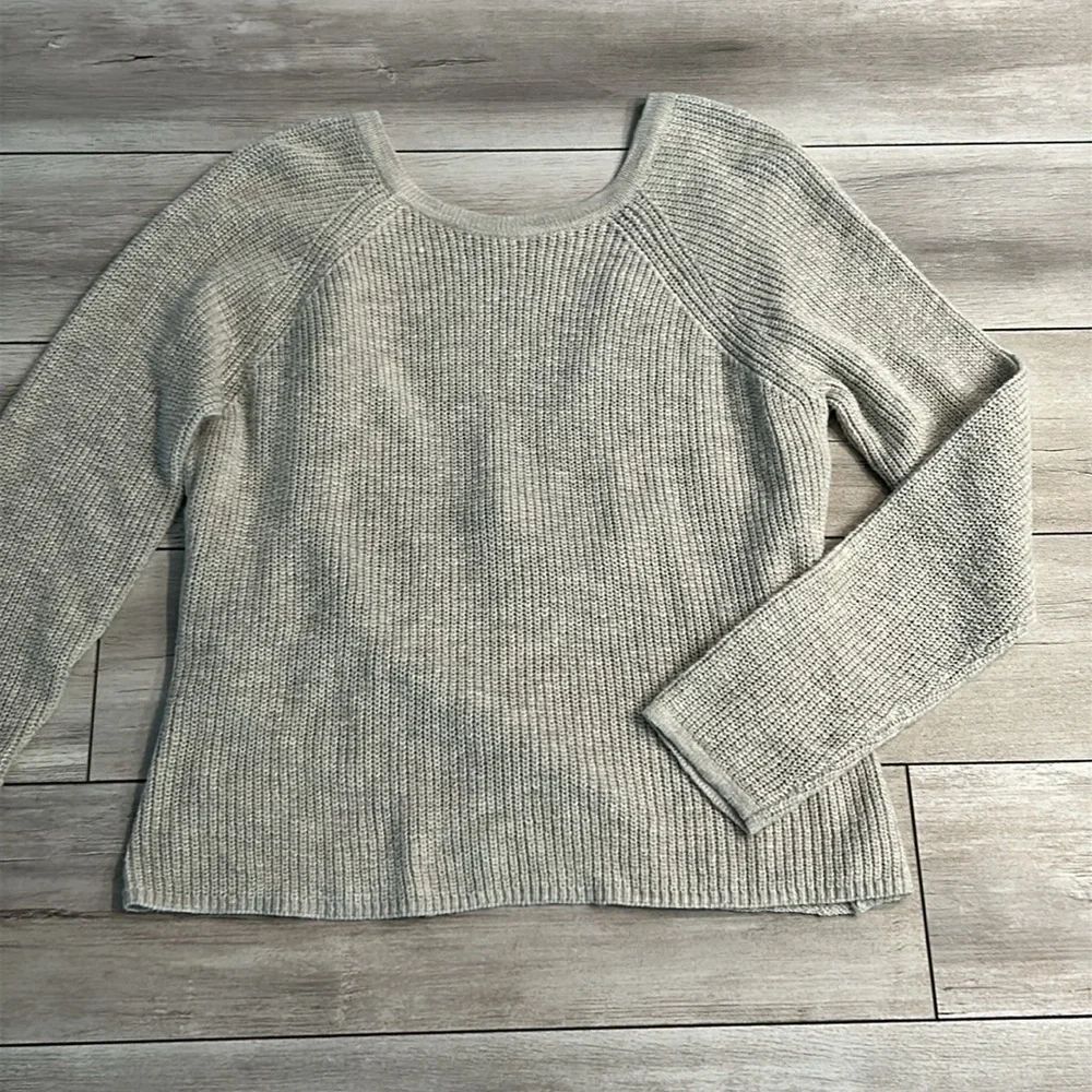 Aerie open back knit Sweater beige size medium NWT